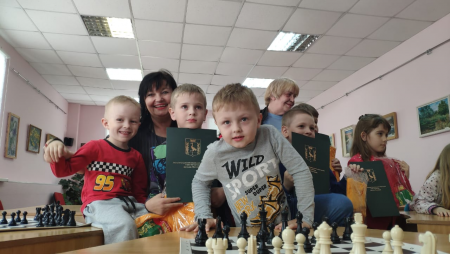 29 мая в библиотеке п. Песочный прошёл первый шахматный турнир для детей от 6-ти до 10-ти лет