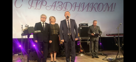 Депутаты Ваймер и Ходосок поздравили жителей Курортного района с Днём матери