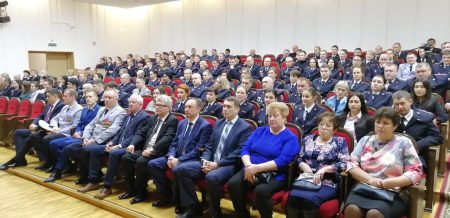 Депутаты Ваймер и Ходосок приняли участие в торжественном совещание, посвященном Дню сотрудника органов внутренних дел Российской Федерации