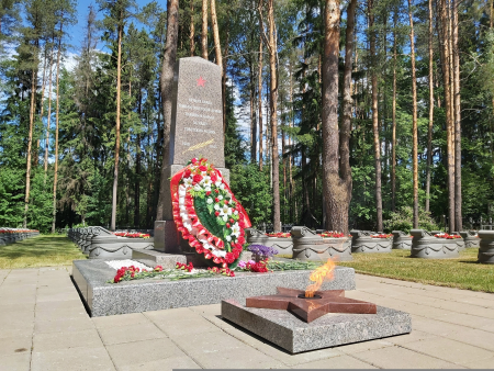 9 мая 2021 г. в 13:30 на братском захоронении п. Песочный состоится торжественно-траурное мероприятие, посвященное 76-й годовщине Победы в Великой Отечественной войне 1941—1945 годов