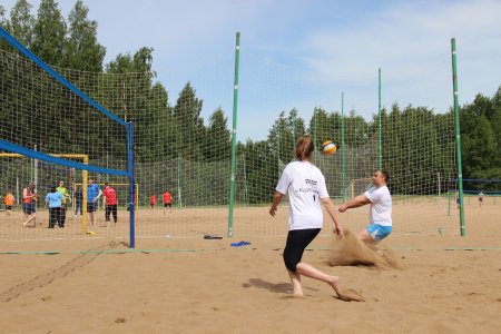 В Курортном районе состоялись соревнования по пляжному волейболу среди народных дружин Санкт-Петербурга.